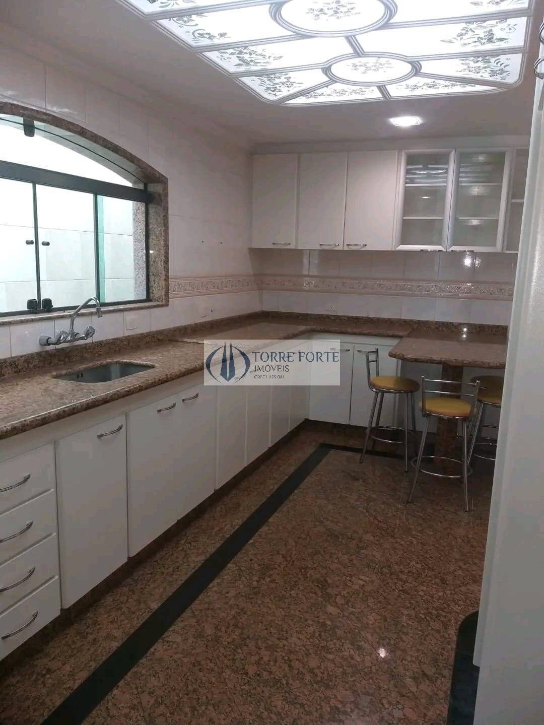 Sobrado à venda com 4 quartos, 330m² - Foto 8