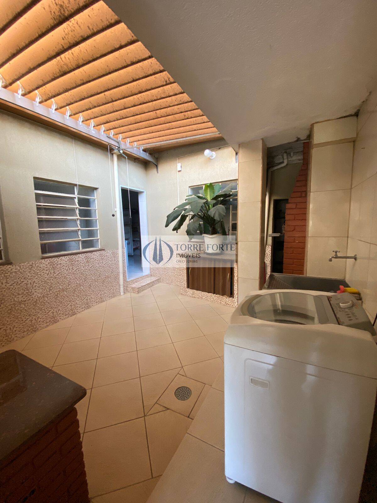 Casa à venda com 4 quartos, 225m² - Foto 21