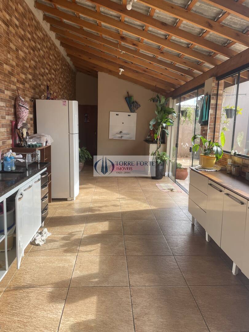 Casa à venda com 3 quartos, 300m² - Foto 29