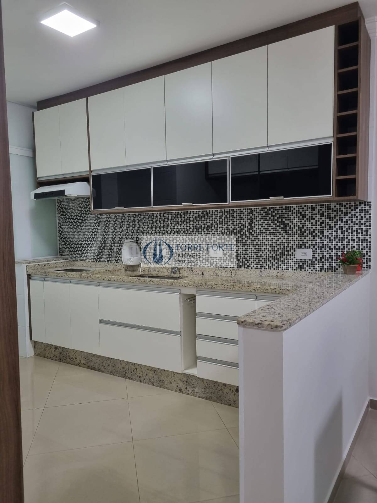 Apartamento à venda com 2 quartos, 63m² - Foto 9