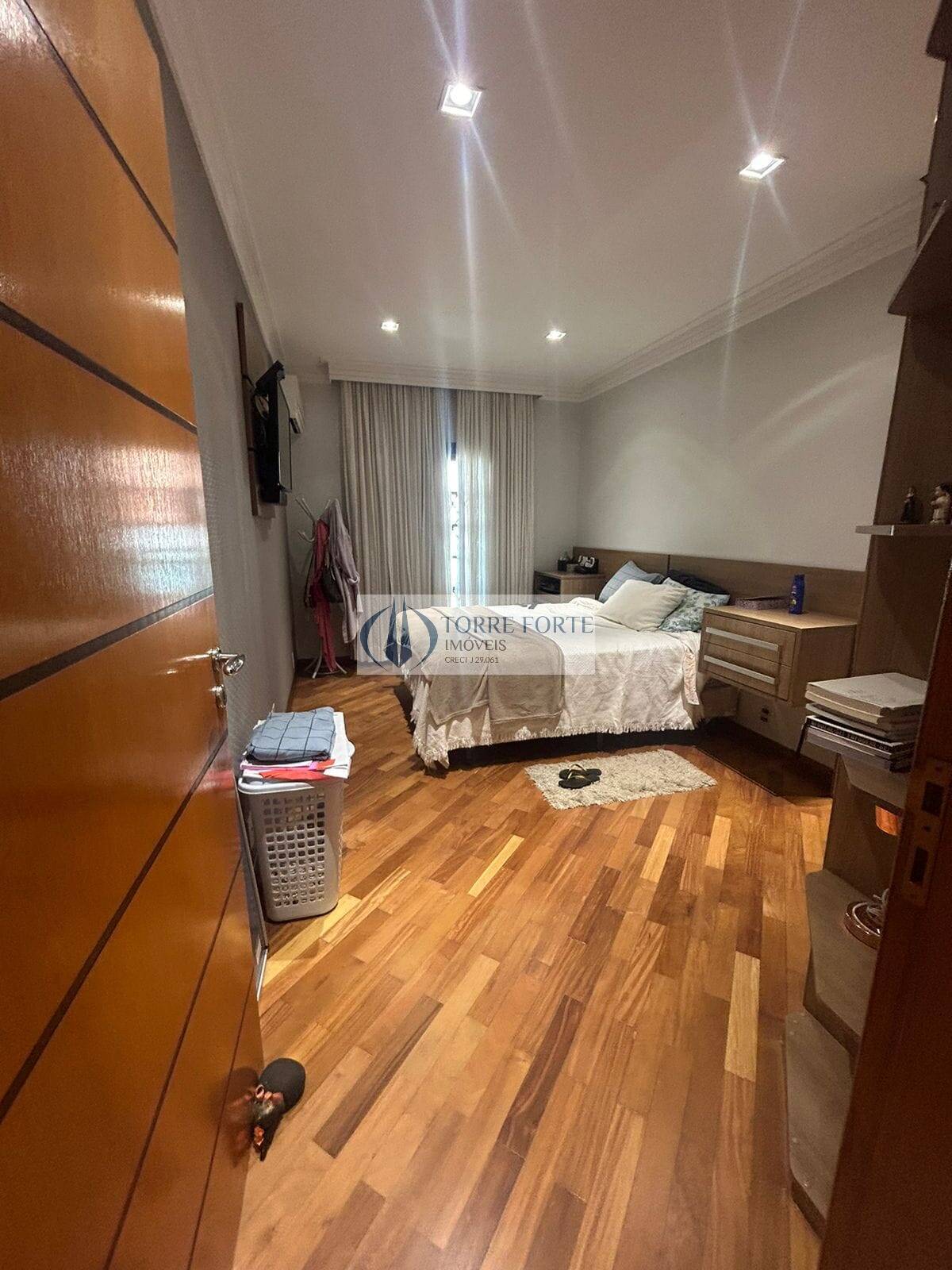 Sobrado à venda com 3 quartos, 200m² - Foto 5