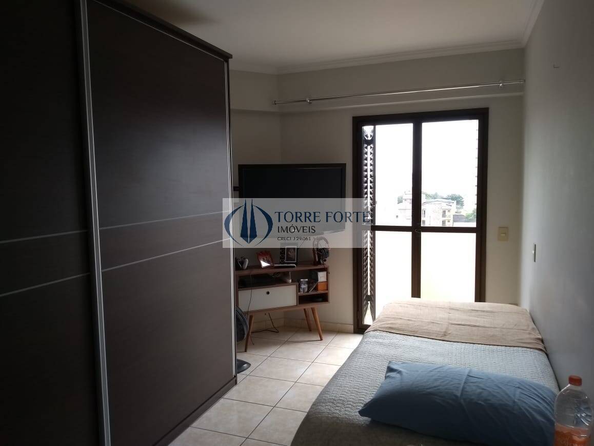 Apartamento à venda com 3 quartos, 140m² - Foto 11