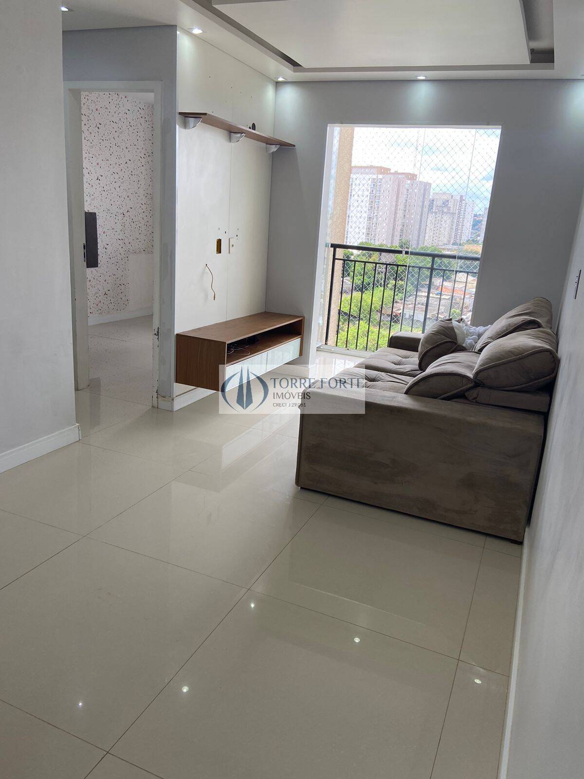 Apartamento à venda com 2 quartos, 45m² - Foto 2