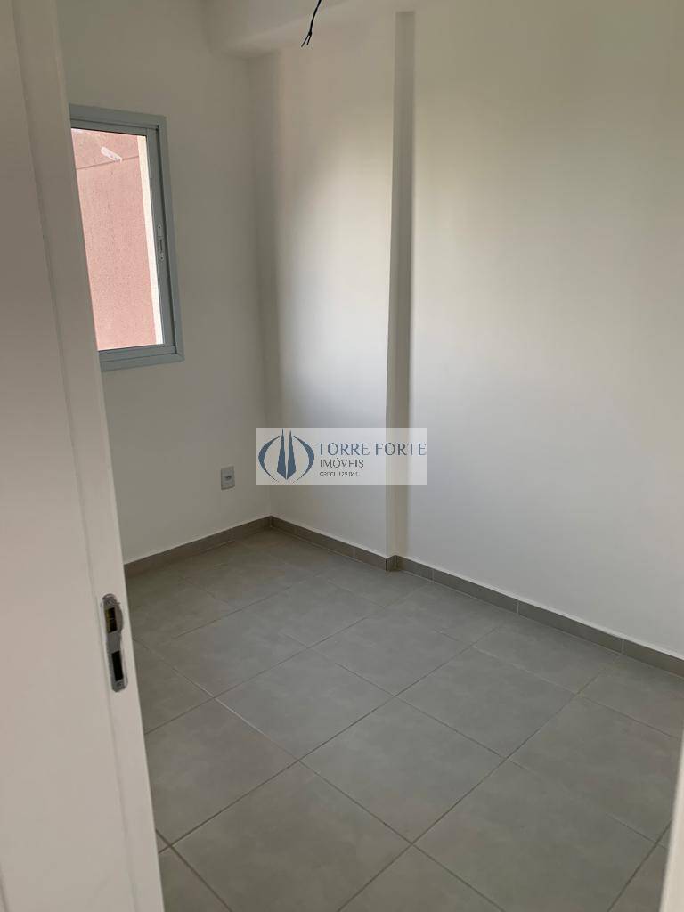 Apartamento à venda com 2 quartos, 40m² - Foto 17