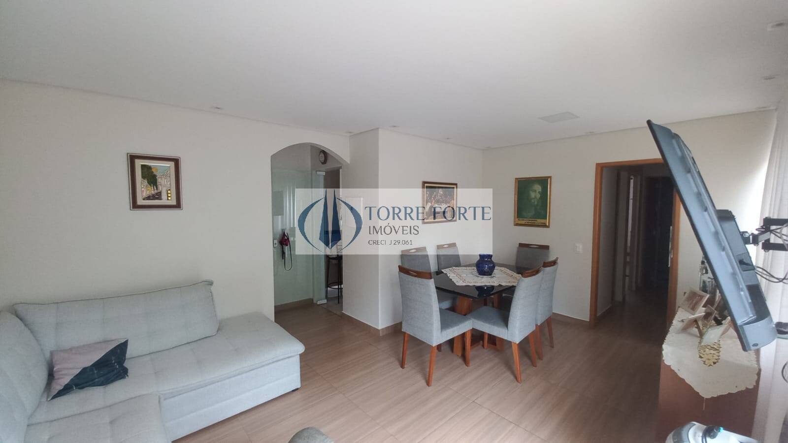 Apartamento à venda com 3 quartos, 80m² - Foto 2