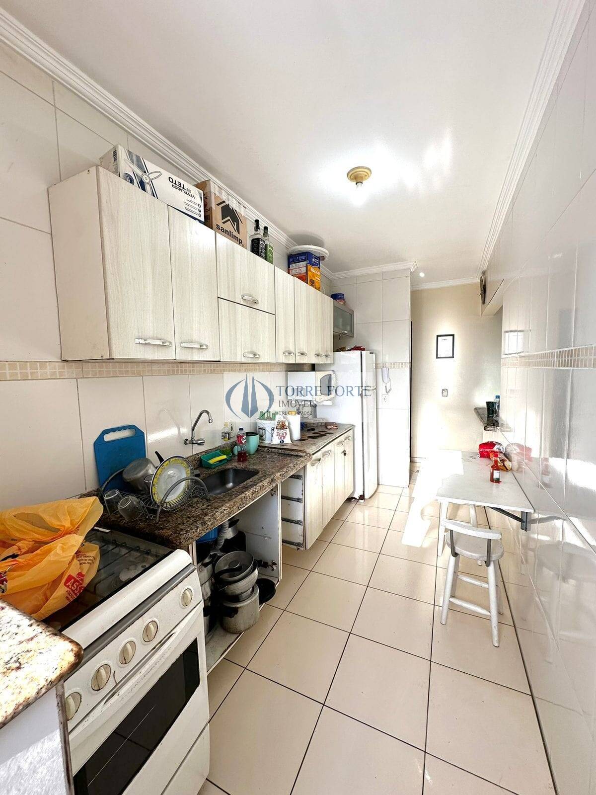 Apartamento à venda com 1 quarto, 50m² - Foto 2