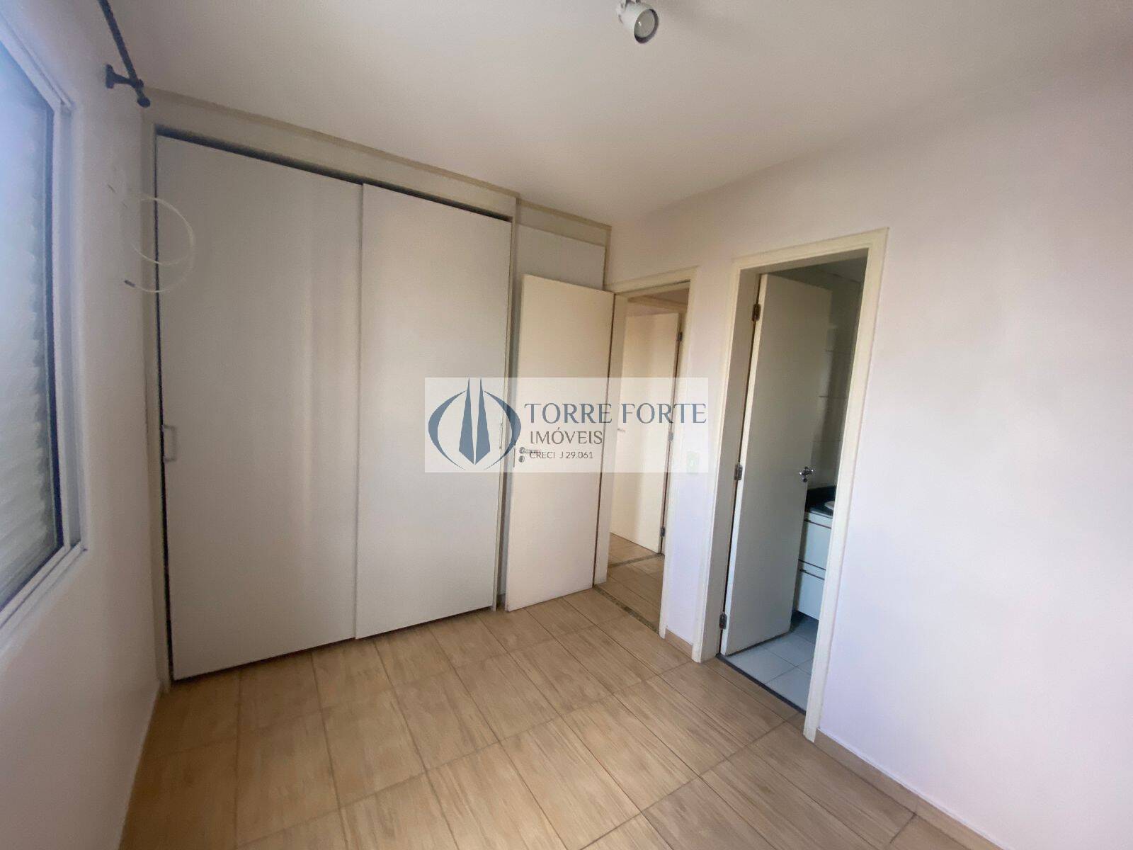 Apartamento à venda com 2 quartos, 64m² - Foto 9