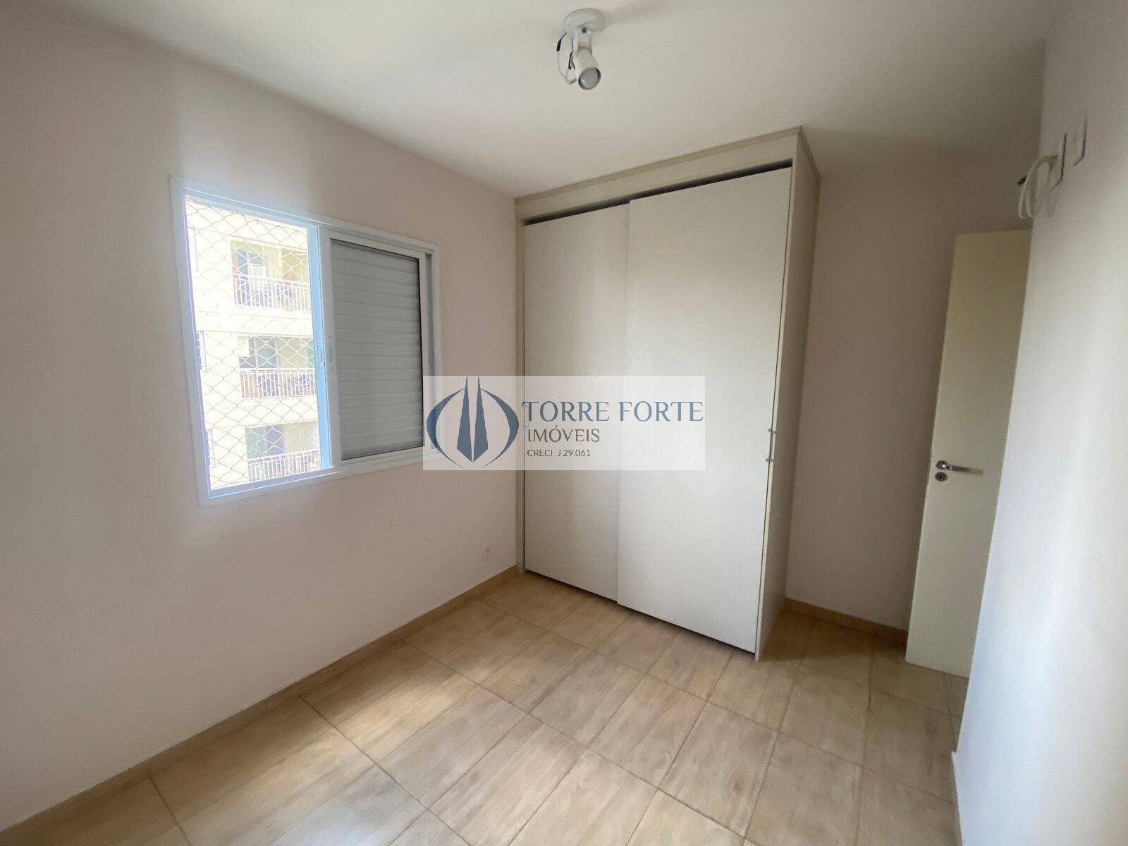 Apartamento à venda com 2 quartos, 64m² - Foto 12