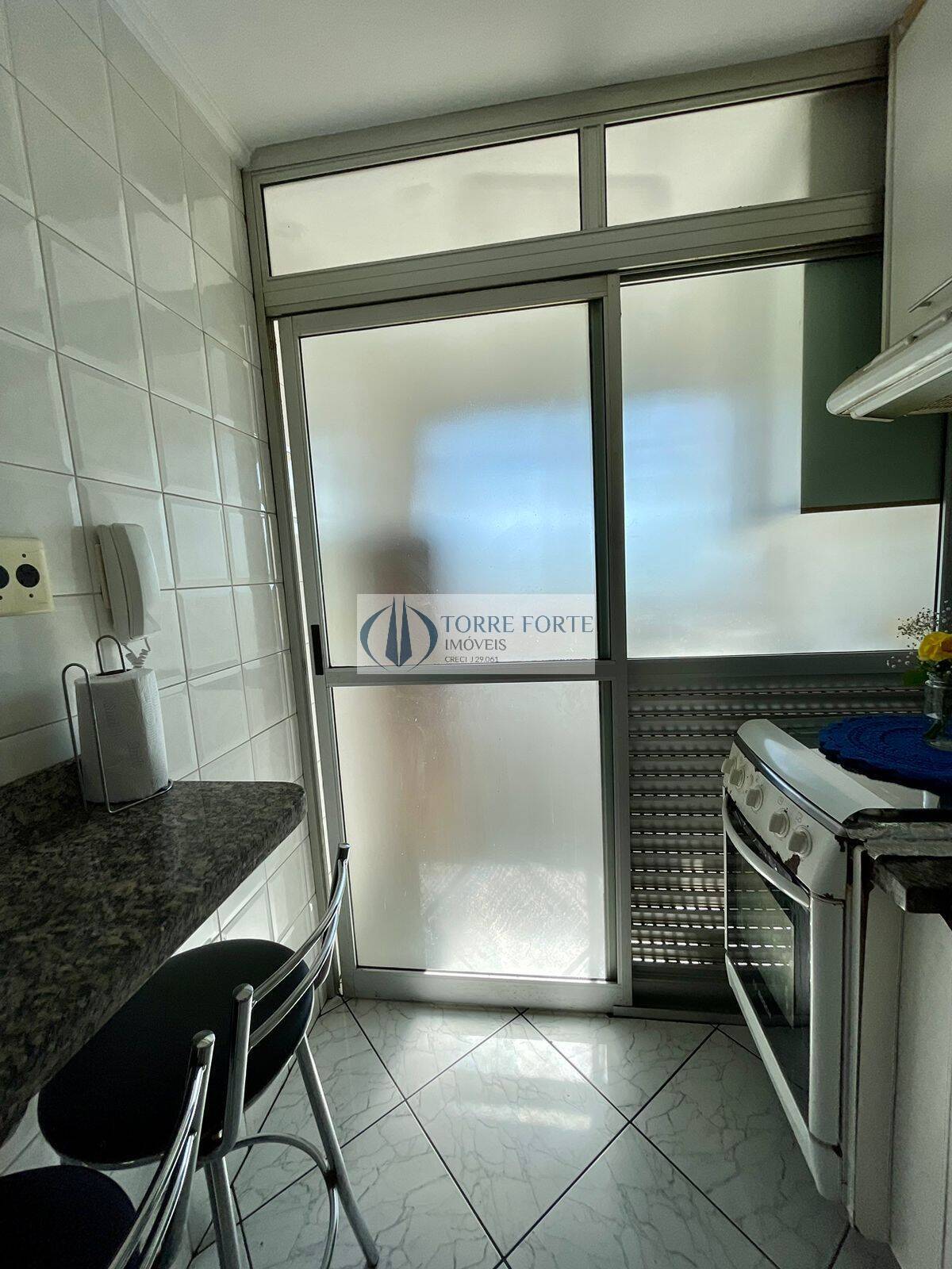 Apartamento à venda com 2 quartos, 56m² - Foto 13