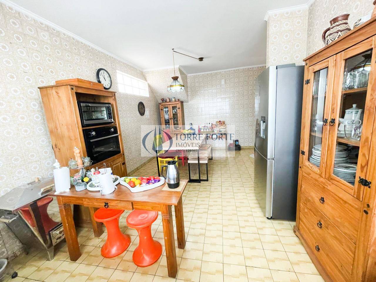 Casa à venda e aluguel com 3 quartos, 317m² - Foto 13