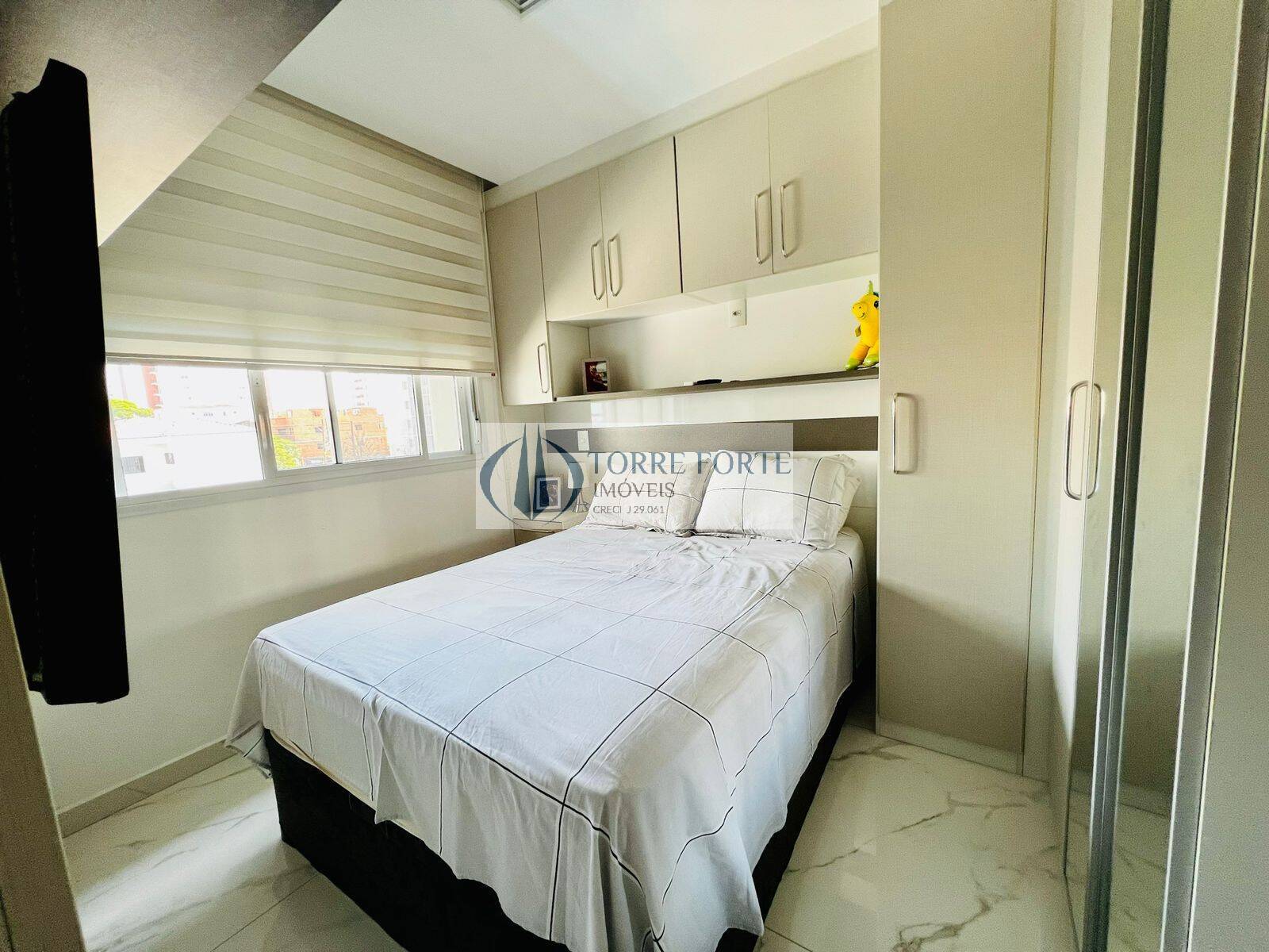 Apartamento à venda com 2 quartos, 64m² - Foto 17