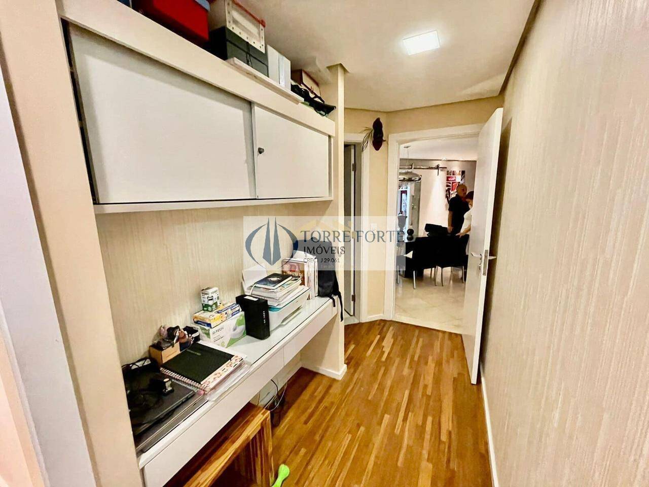 Apartamento à venda com 3 quartos, 157m² - Foto 12