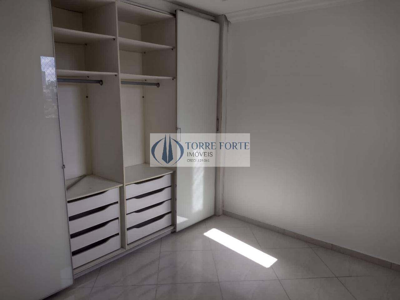 Apartamento à venda com 3 quartos, 60m² - Foto 4