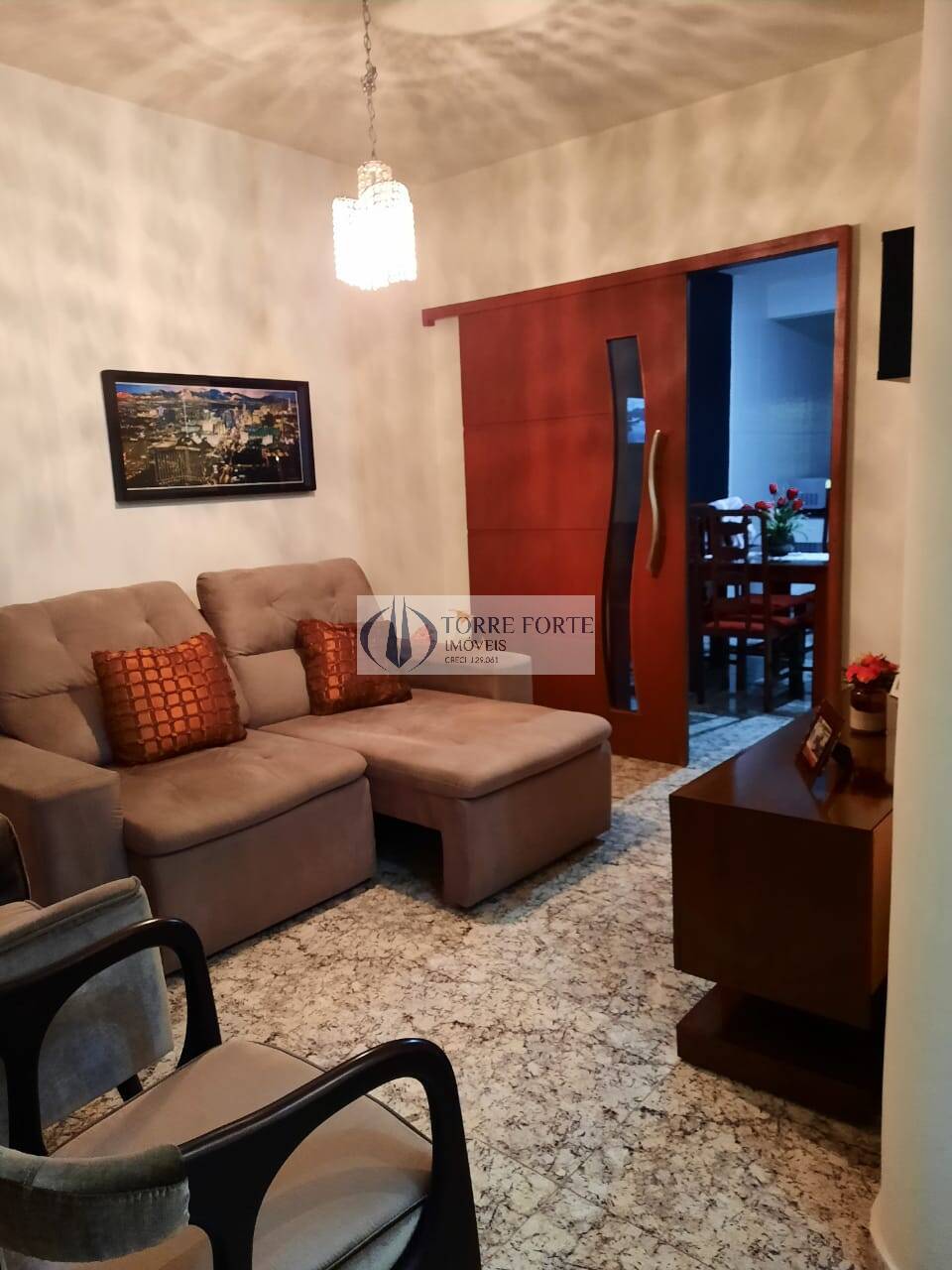 Casa à venda com 3 quartos, 180m² - Foto 2