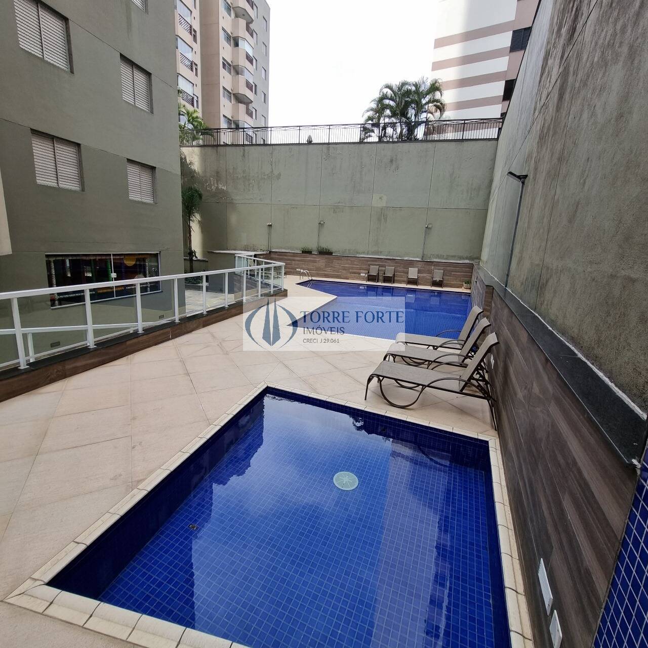 Apartamento à venda com 3 quartos, 70m² - Foto 1