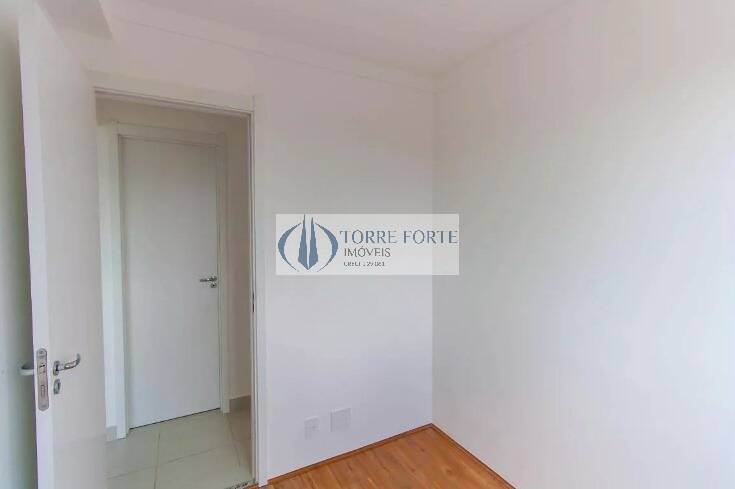 Apartamento à venda com 2 quartos, 32m² - Foto 13