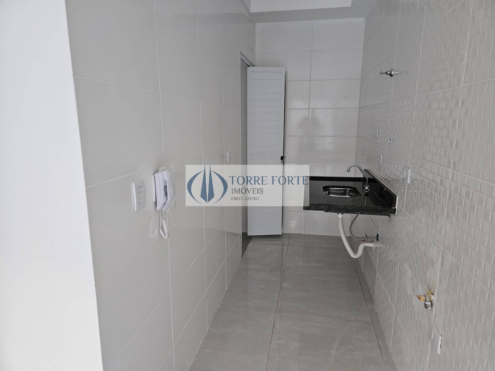 Apartamento à venda com 2 quartos, 32m² - Foto 19