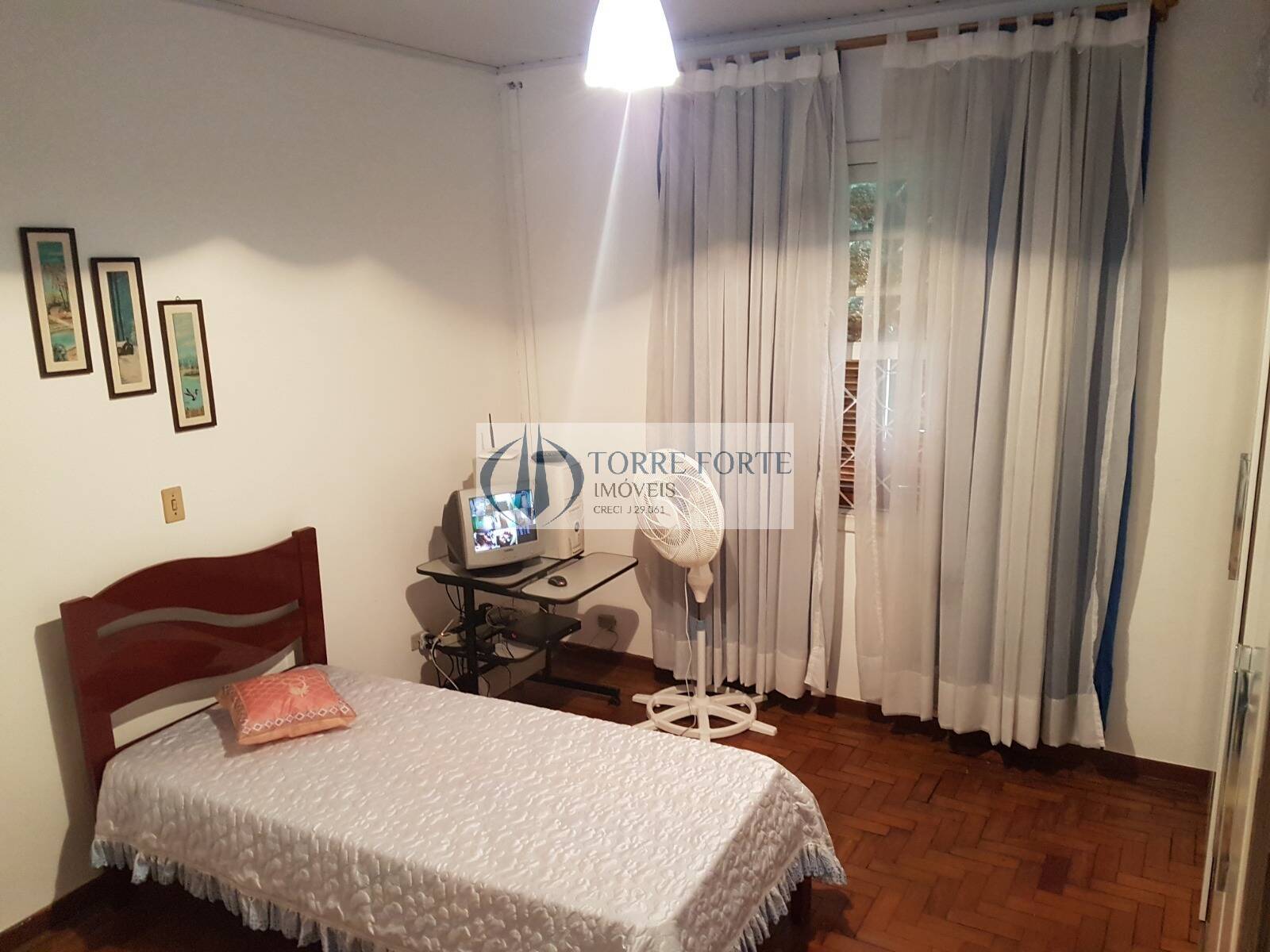 Casa à venda com 3 quartos, 195m² - Foto 4