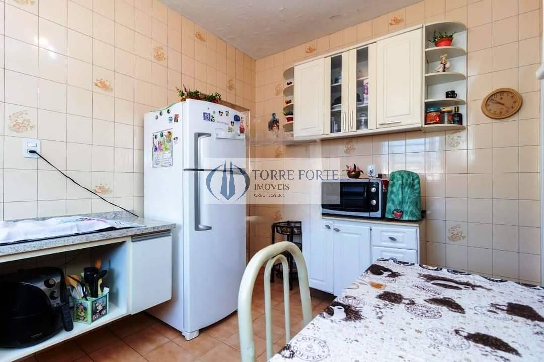 Casa à venda com 4 quartos, 157m² - Foto 12