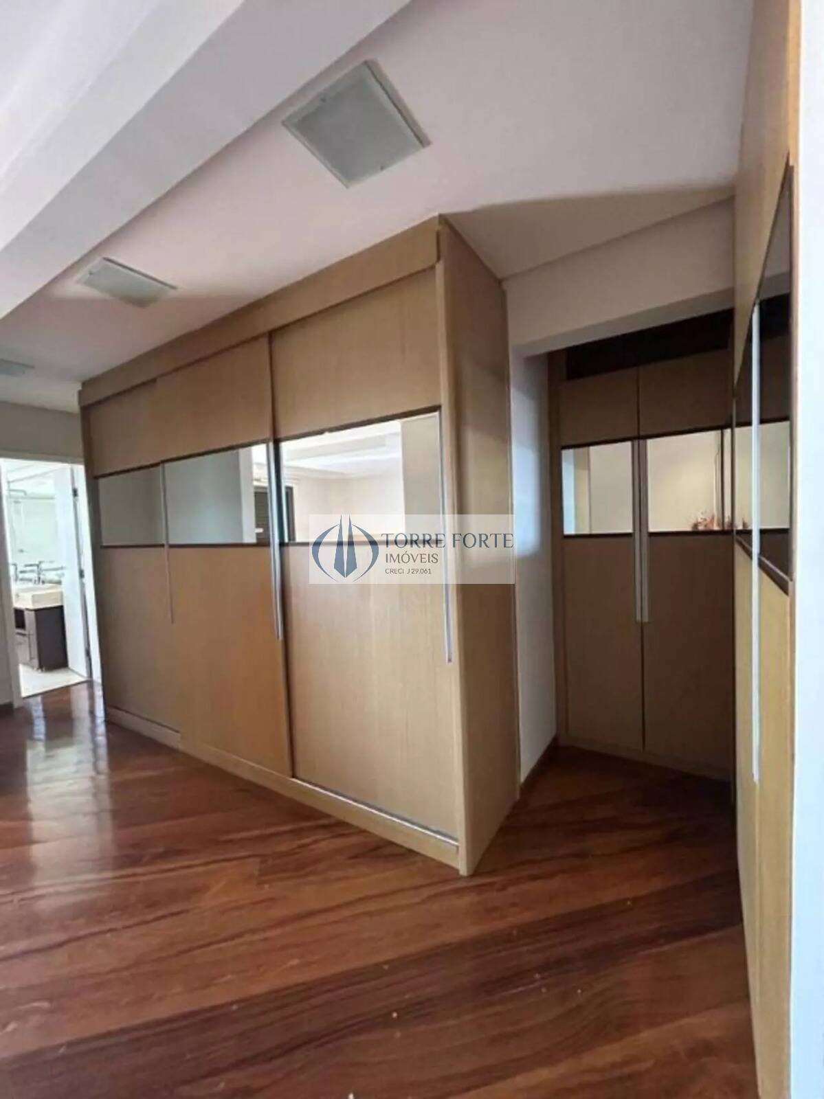 Apartamento à venda e aluguel com 4 quartos, 214m² - Foto 1