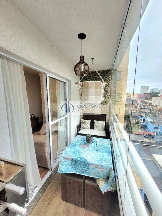 Apartamento à venda com 2 quartos, 60m² - Foto 2