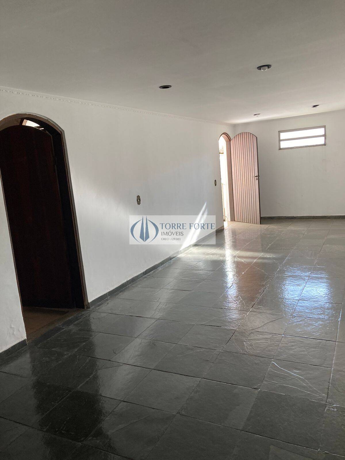 Sobrado à venda com 3 quartos, 244m² - Foto 4