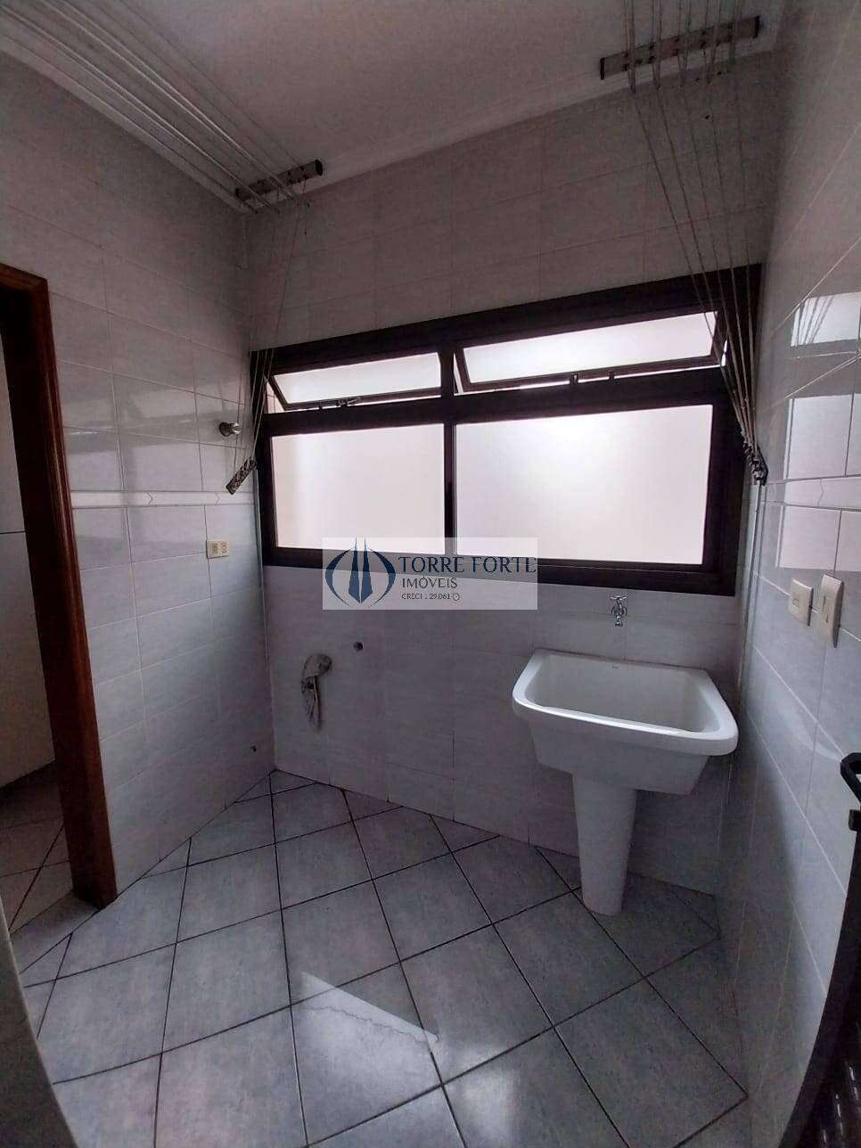 Apartamento à venda com 3 quartos, 91m² - Foto 3