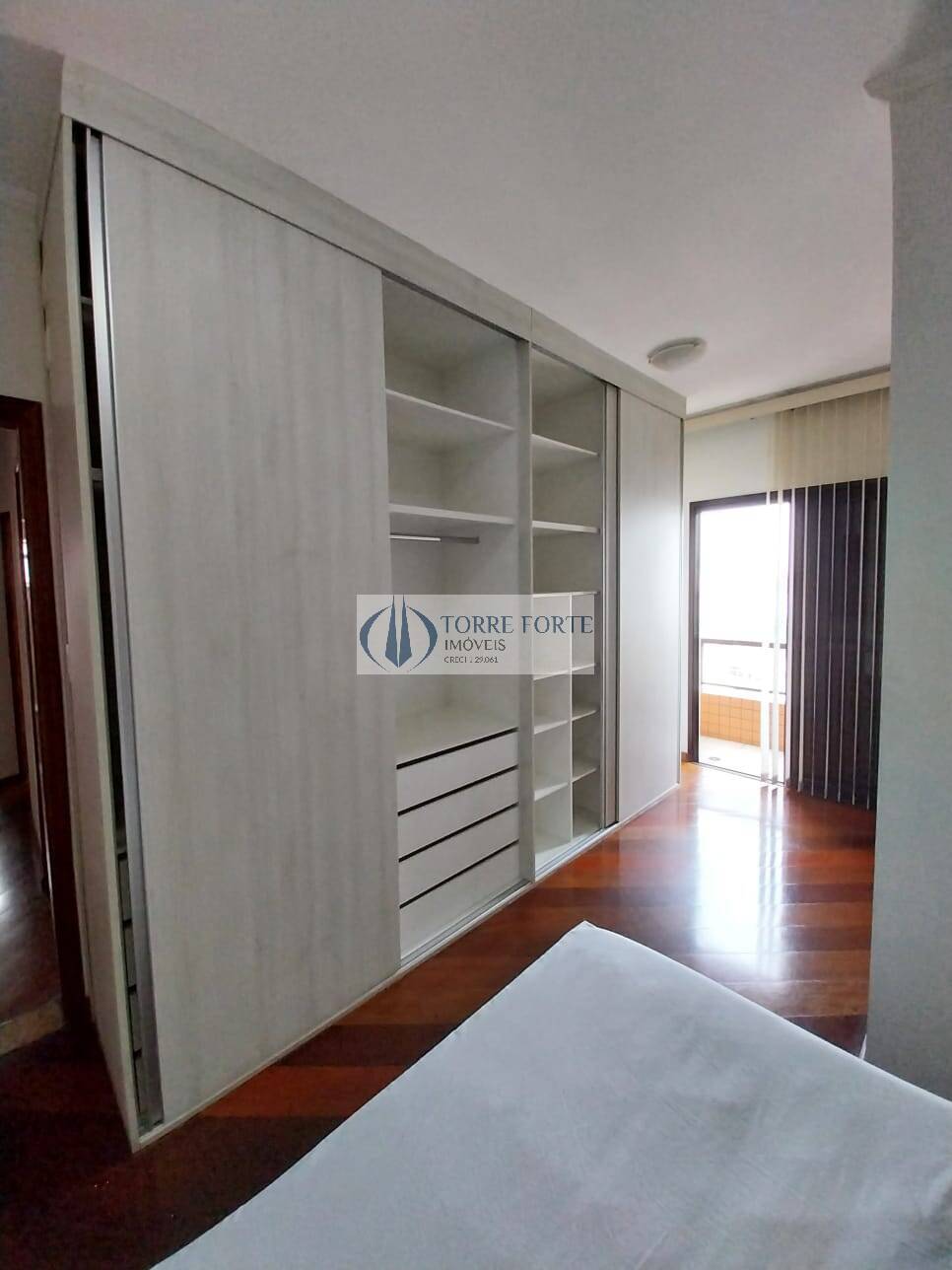 Apartamento à venda com 3 quartos, 91m² - Foto 11