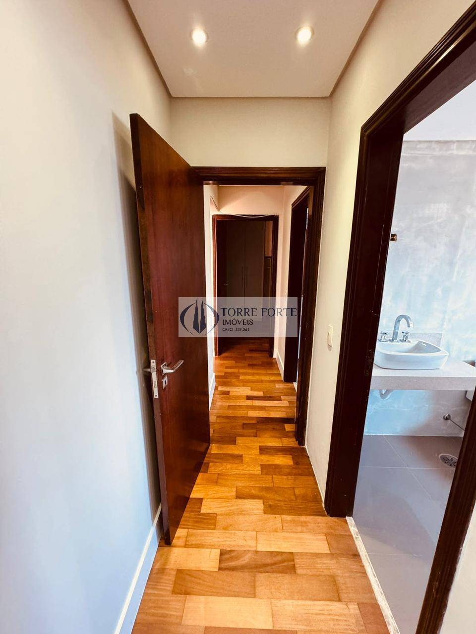 Apartamento à venda com 3 quartos, 127m² - Foto 19