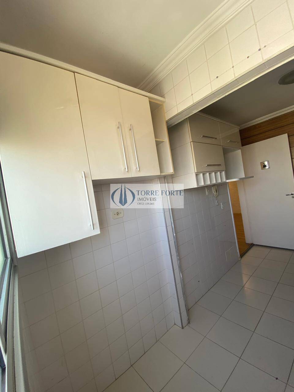 Apartamento à venda com 2 quartos, 65m² - Foto 17