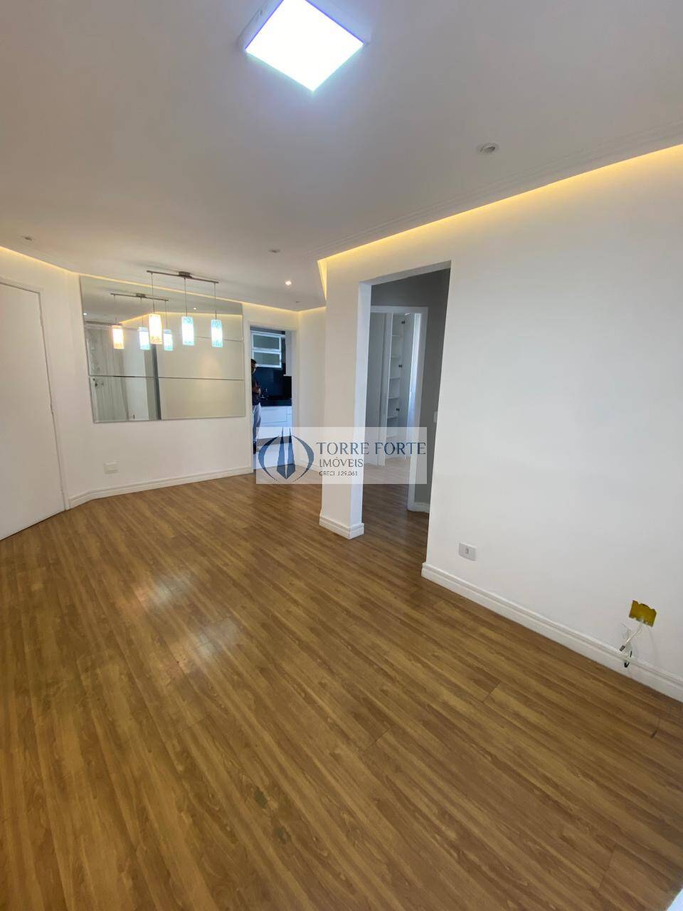 Apartamento à venda com 2 quartos, 65m² - Foto 32