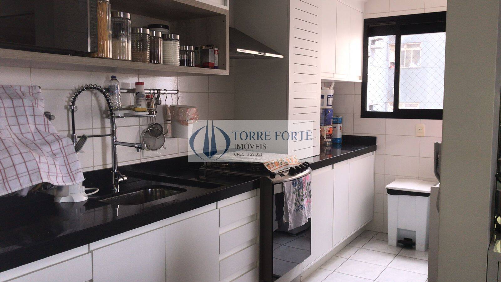 Apartamento à venda com 2 quartos, 64m² - Foto 9