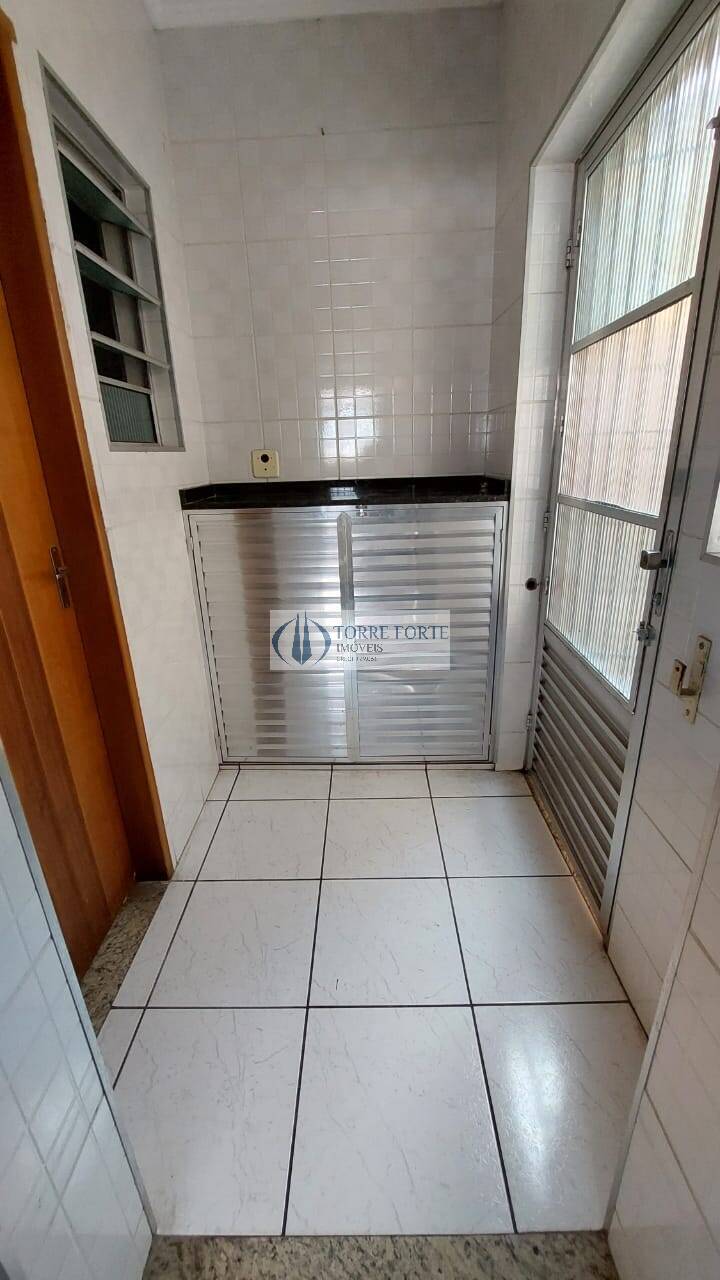 Sobrado à venda com 3 quartos, 190m² - Foto 11