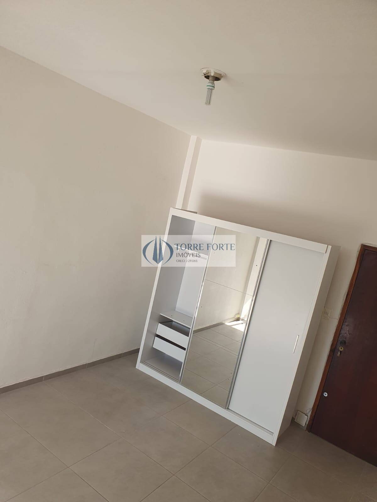 Apartamento para alugar com 1 quarto, 38m² - Foto 11