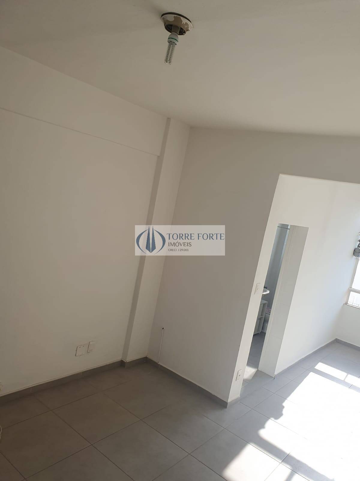 Apartamento para alugar com 1 quarto, 38m² - Foto 12