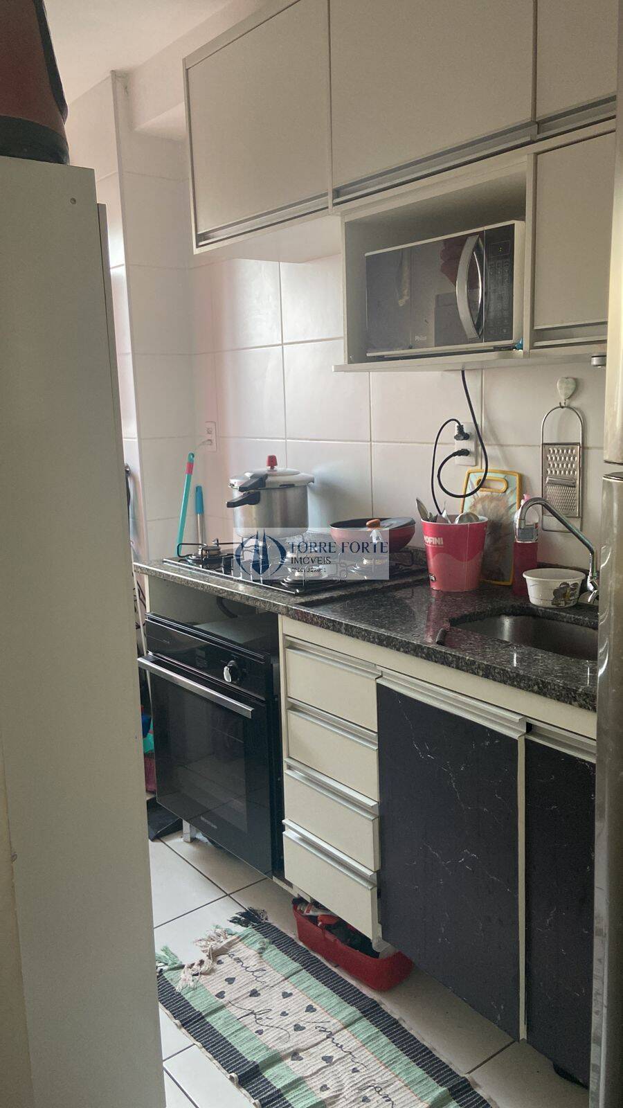 Apartamento à venda com 2 quartos, 70m² - Foto 2