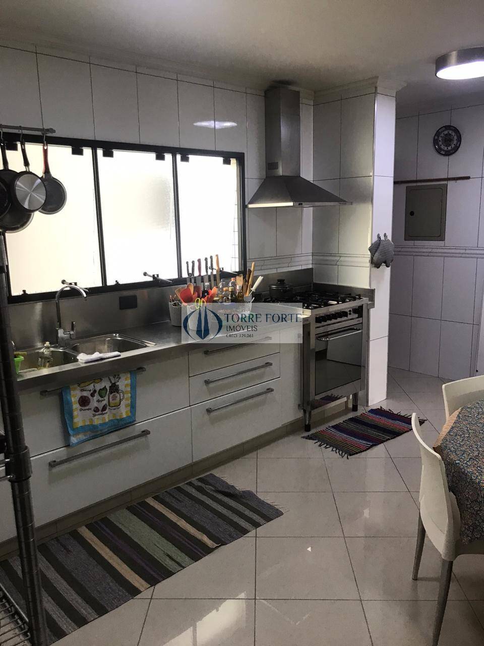 Apartamento à venda com 4 quartos, 210m² - Foto 4