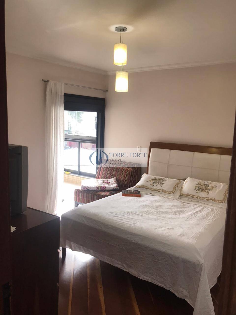 Apartamento à venda com 4 quartos, 210m² - Foto 17