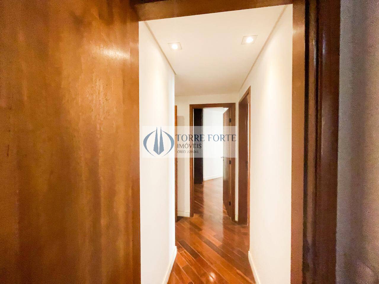 Apartamento à venda com 3 quartos, 147m² - Foto 35