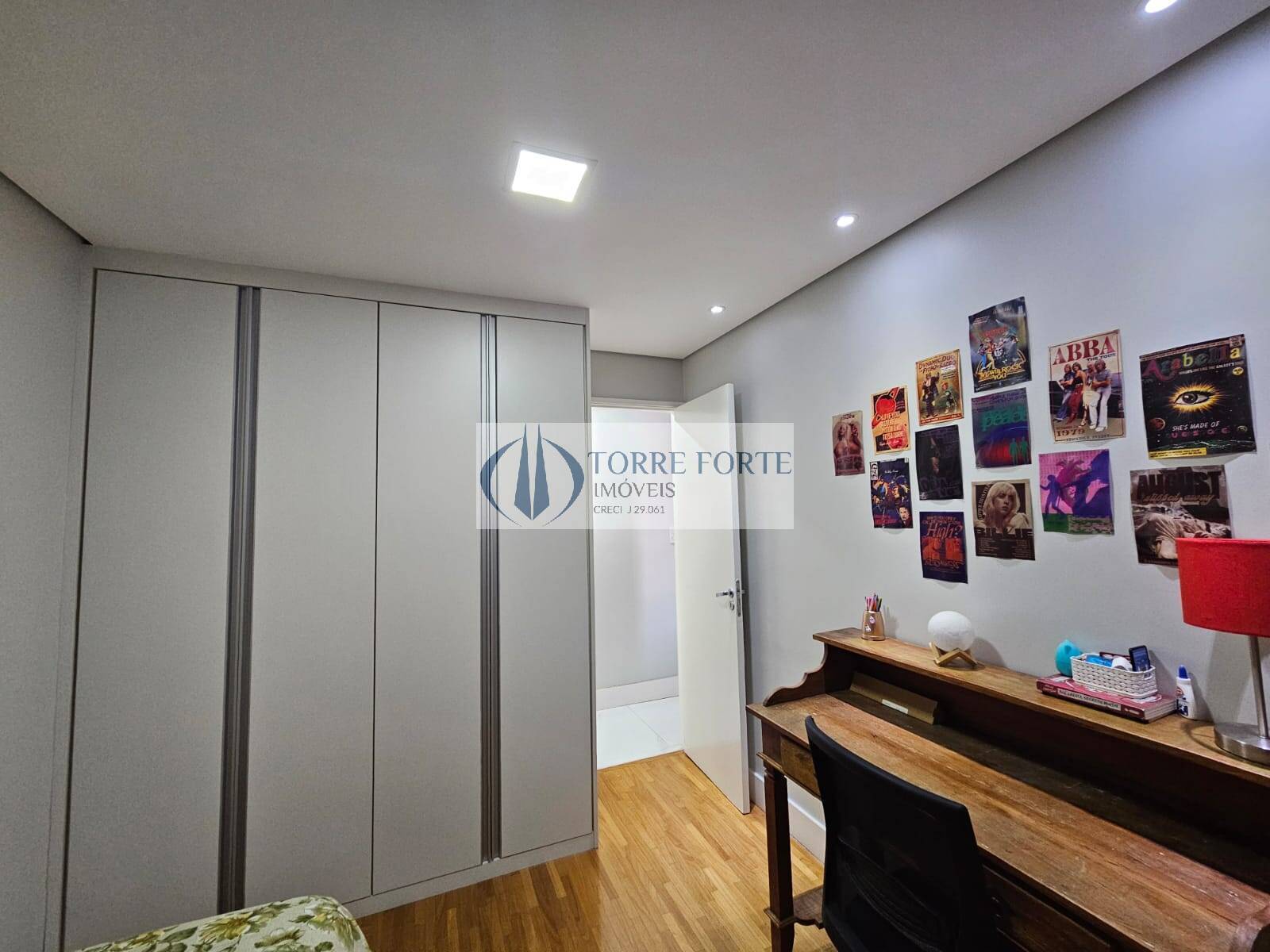 Apartamento à venda com 3 quartos, 74m² - Foto 20