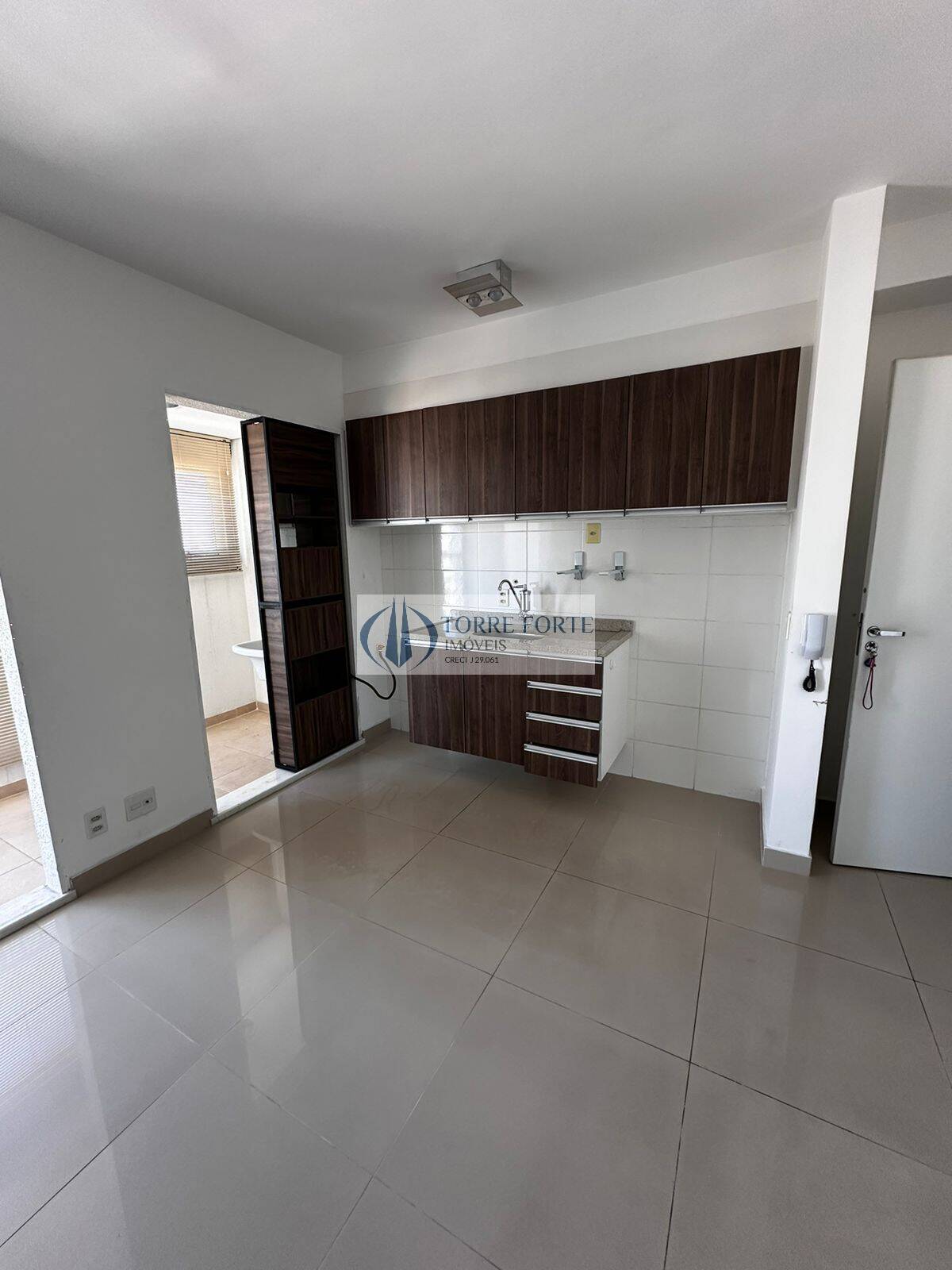 Apartamento à venda com 1 quarto, 40m² - Foto 2