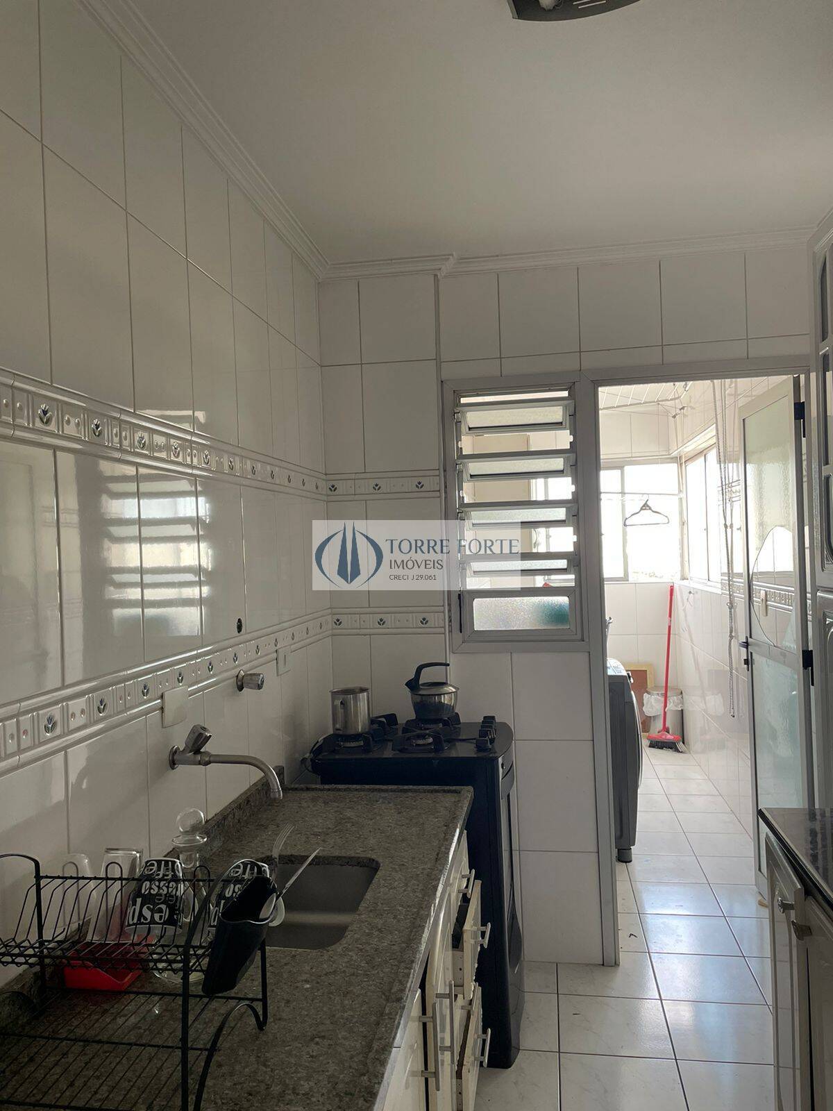 Apartamento à venda com 3 quartos, 64m² - Foto 11