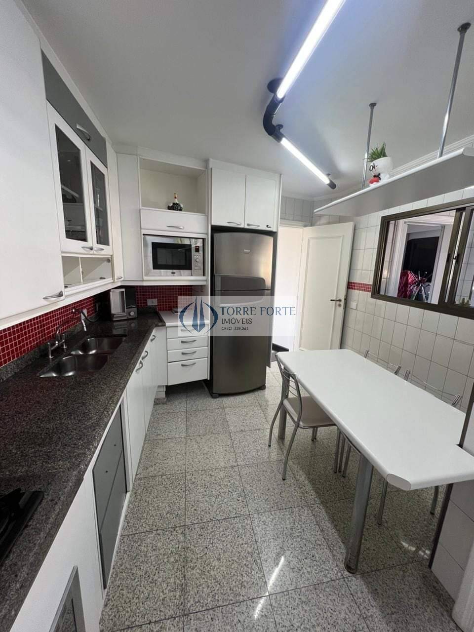 Apartamento à venda com 3 quartos, 131m² - Foto 7