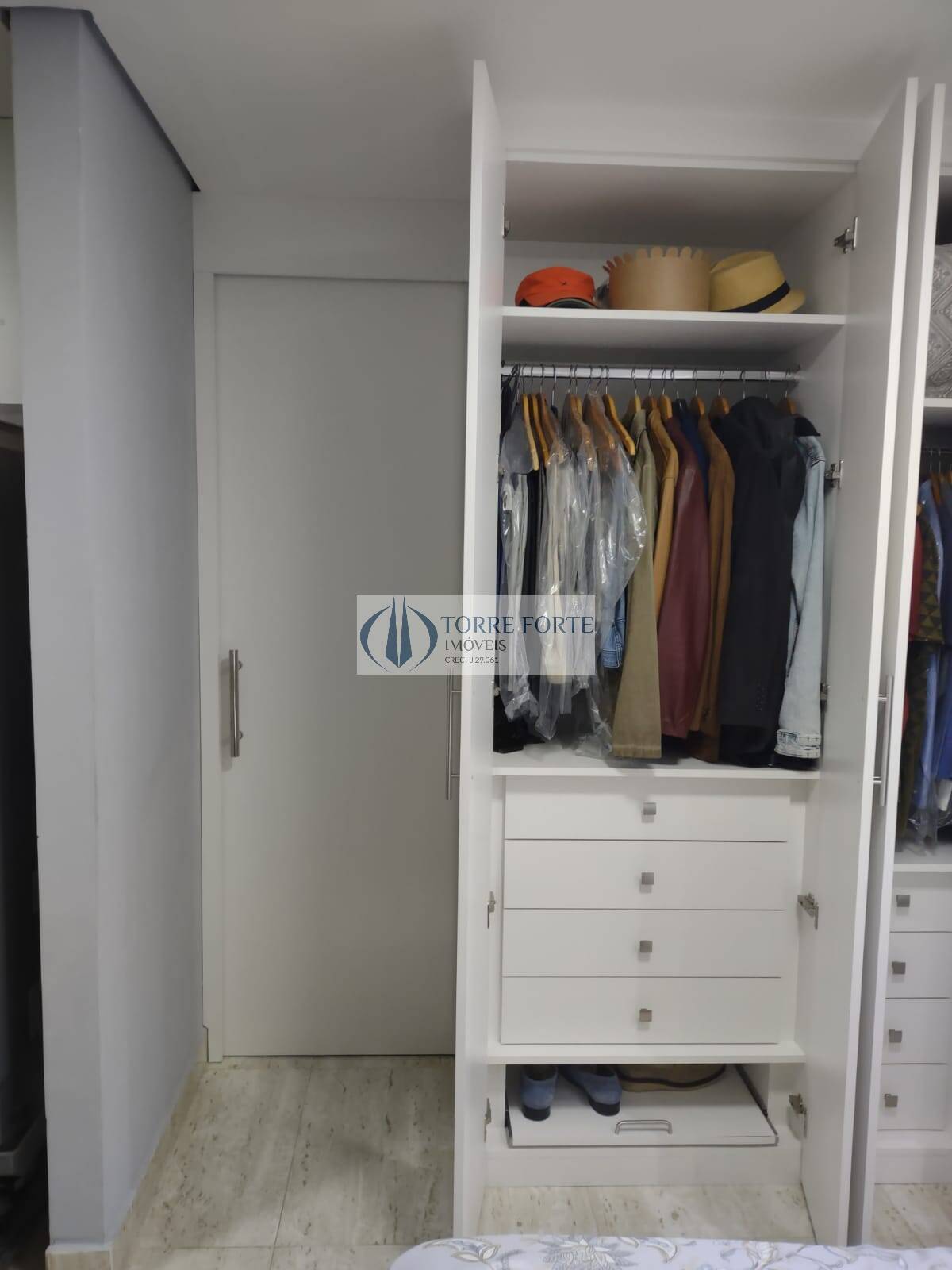 Apartamento à venda com 1 quarto, 42m² - Foto 5