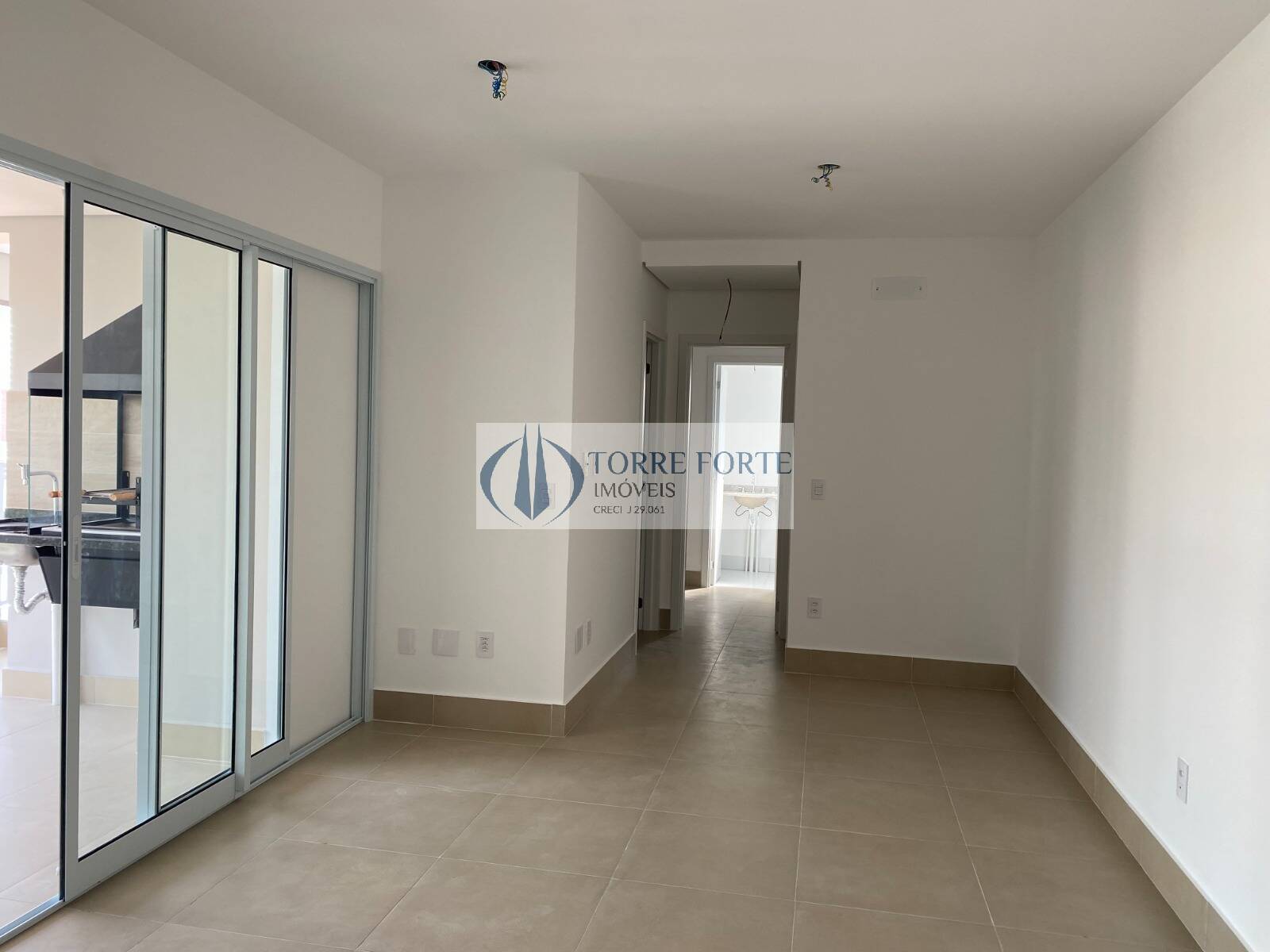 Apartamento à venda com 2 quartos, 70m² - Foto 1