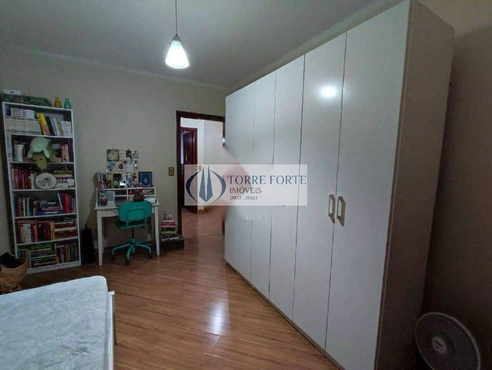 Casa à venda com 4 quartos, 210m² - Foto 12