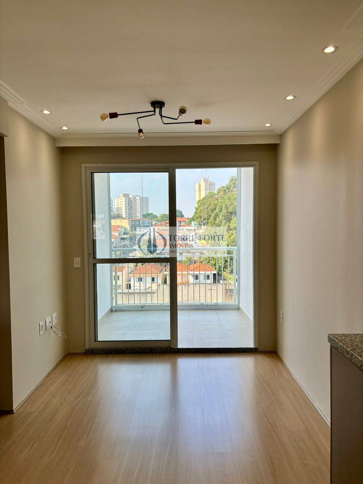 Apartamento à venda com 1 quarto, 45m² - Foto 1