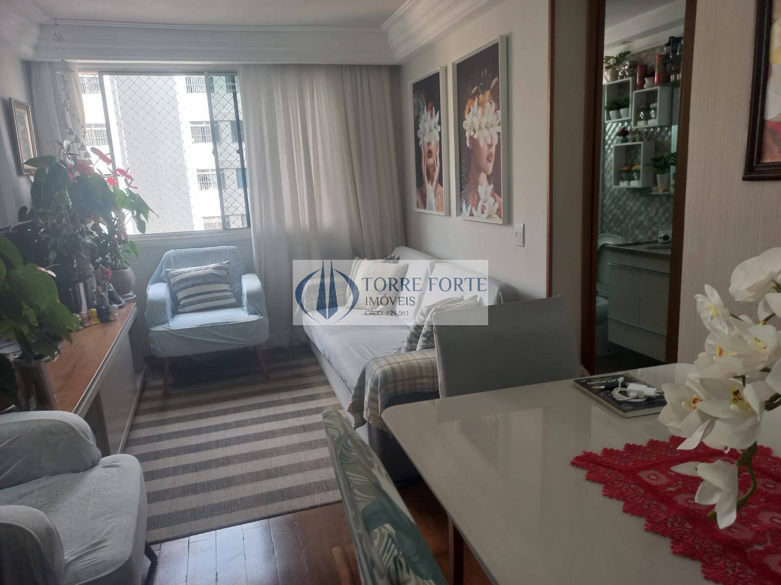 Apartamento à venda com 2 quartos, 56m² - Foto 1