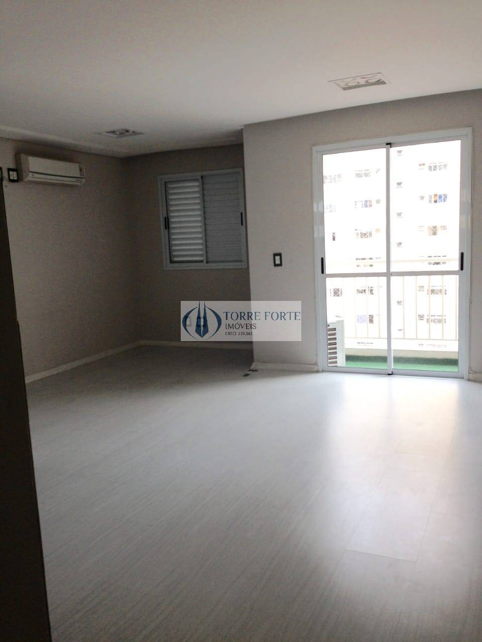 Apartamento à venda com 2 quartos, 67m² - Foto 4