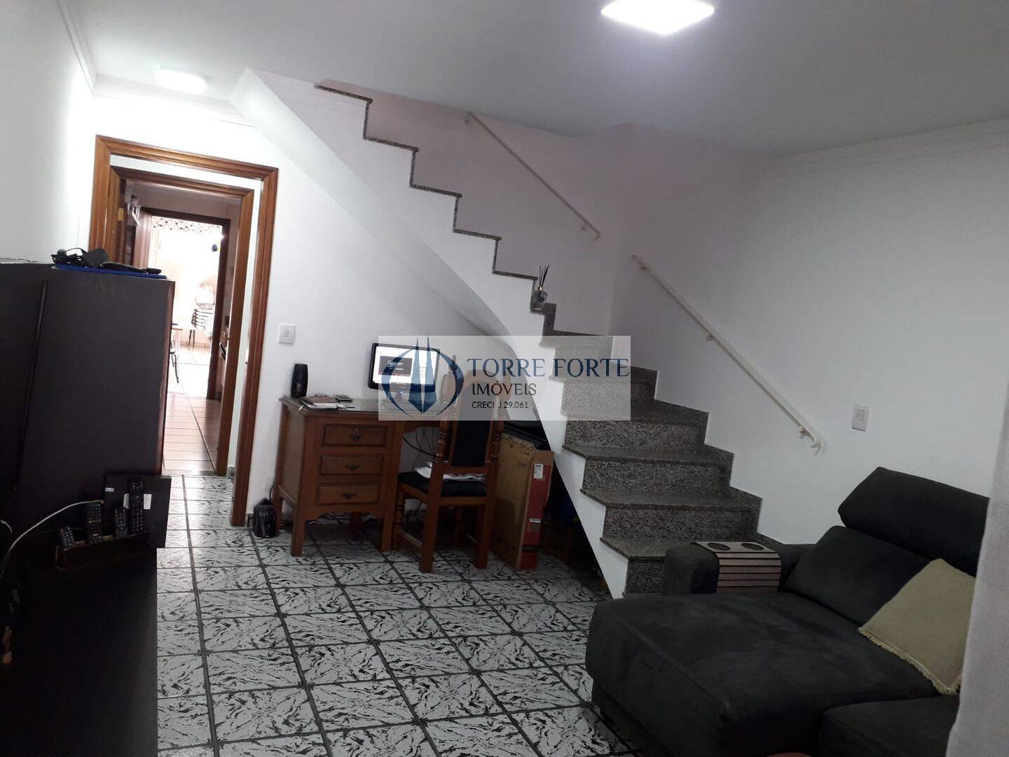 Sobrado à venda com 2 quartos, 150m² - Foto 2